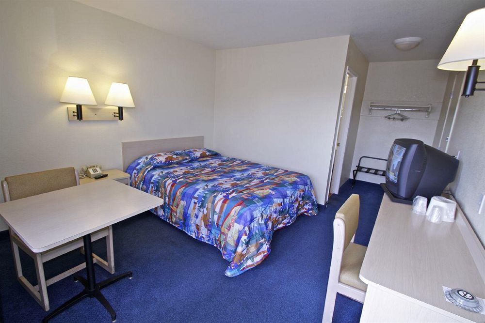 Motel 6-San Bernardino, Ca - South Exterior foto
